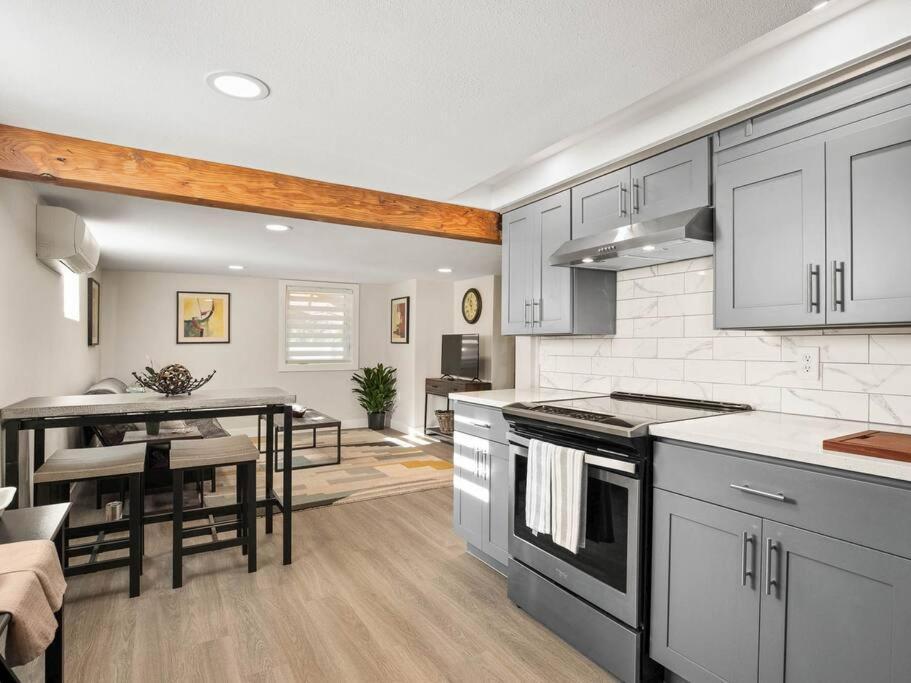 ポートランドElegant Richmond Gem Nestled Up To Hawthorne Blvd.アパートメント エクステリア 写真